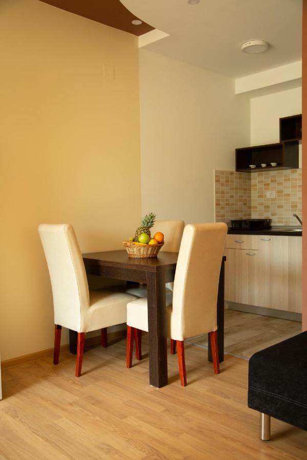 Apartmani Borova 2 เวลิโก กราดิชเต ภายนอก รูปภาพ
